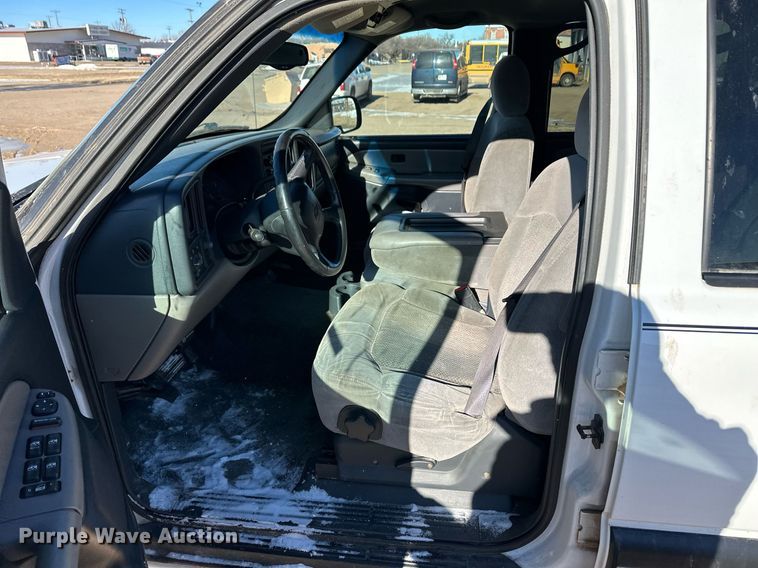 image for item EK9915 2001 Chevrolet Suburban SUV