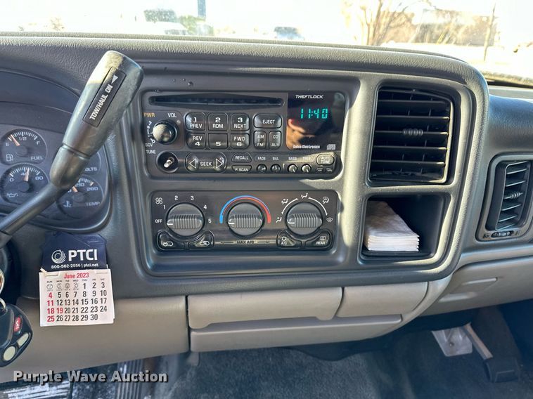 image for item EK9915 2001 Chevrolet Suburban SUV