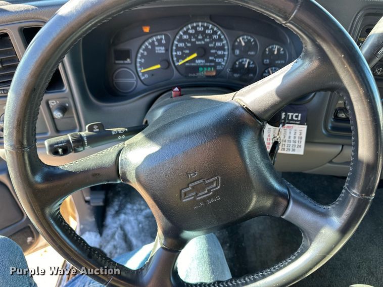 image for item EK9915 2001 Chevrolet Suburban SUV