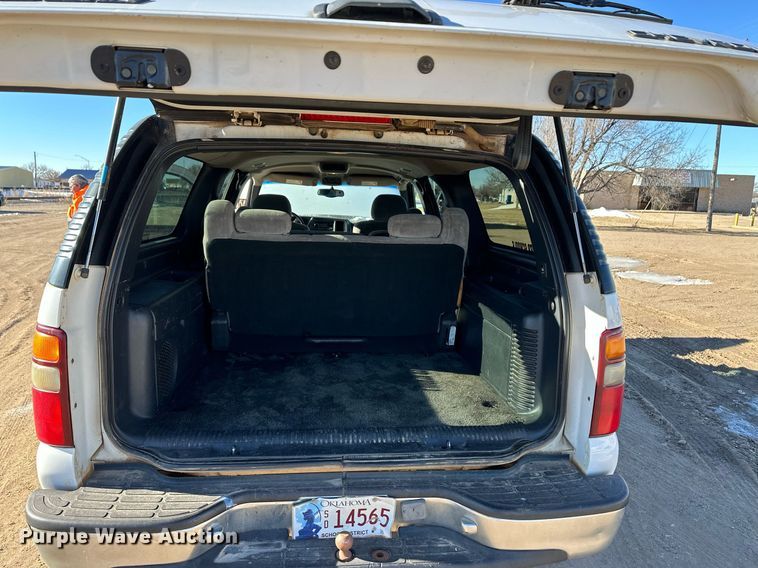 image for item EK9915 2001 Chevrolet Suburban SUV