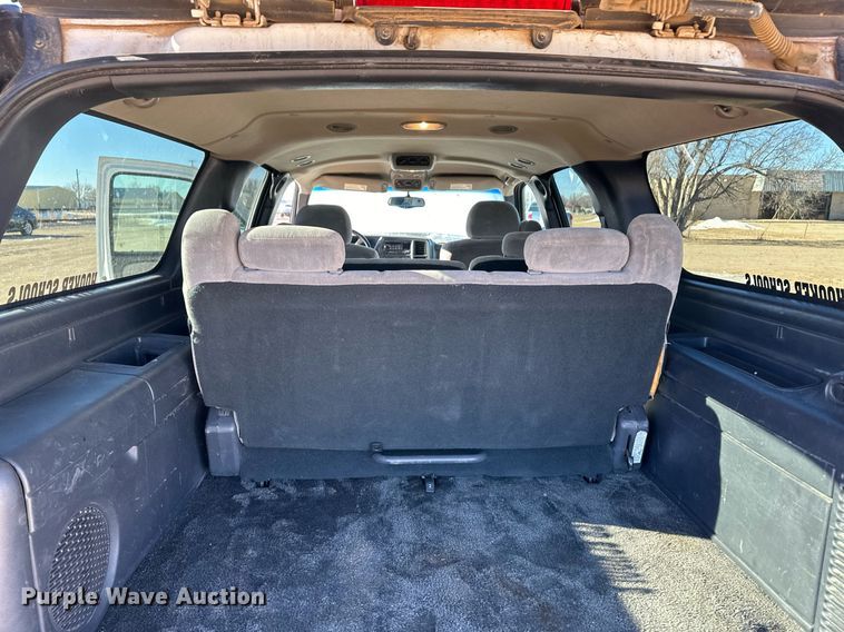 image for item EK9915 2001 Chevrolet Suburban SUV