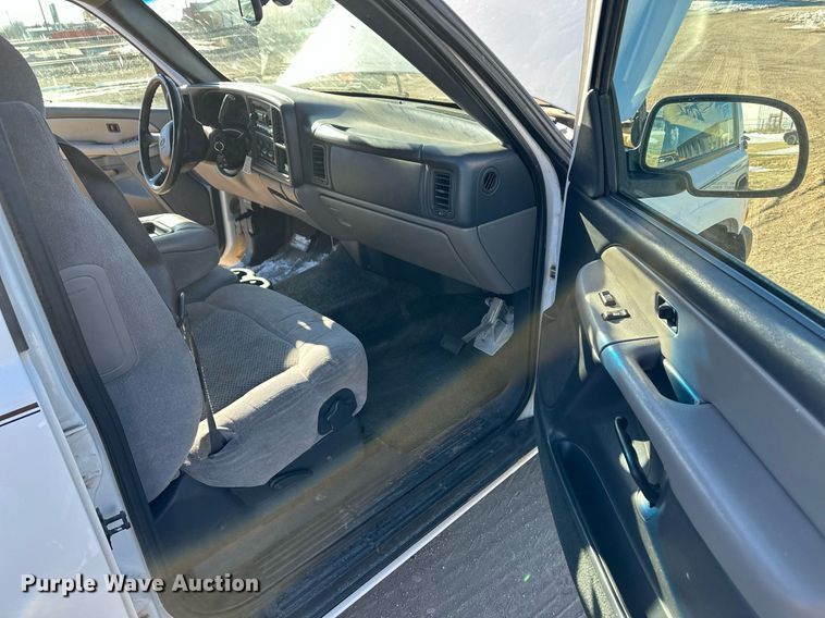 image for item EK9915 2001 Chevrolet Suburban SUV