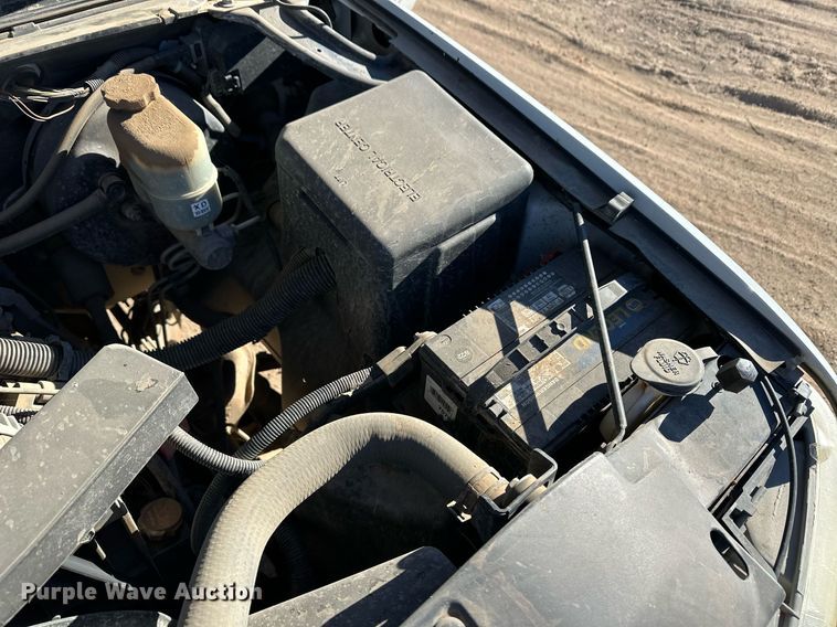 image for item EK9915 2001 Chevrolet Suburban SUV