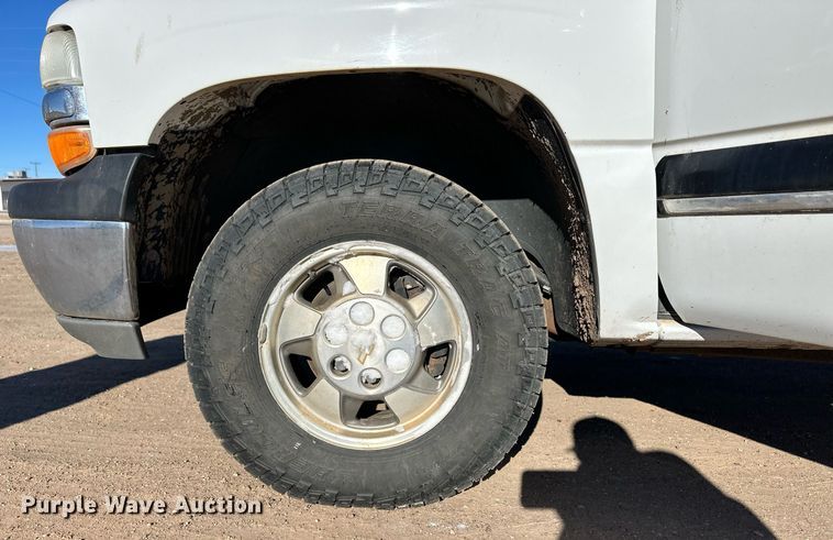 image for item EK9915 2001 Chevrolet Suburban SUV