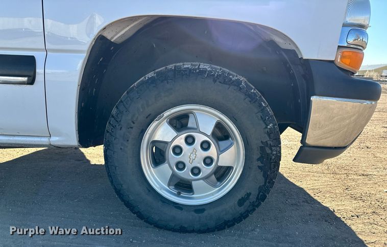 image for item EK9915 2001 Chevrolet Suburban SUV