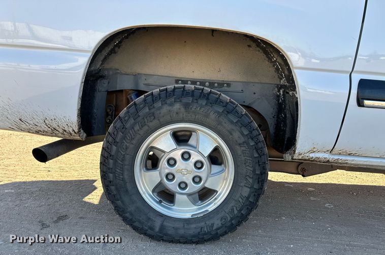 image for item EK9915 2001 Chevrolet Suburban SUV