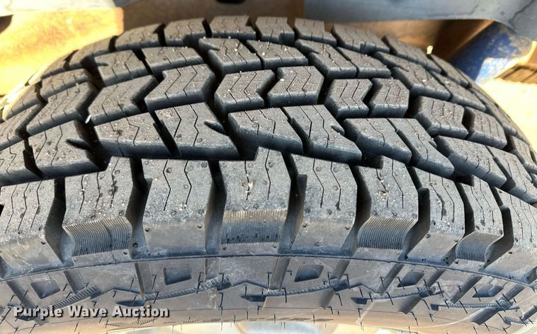 image for item EK9915 2001 Chevrolet Suburban SUV