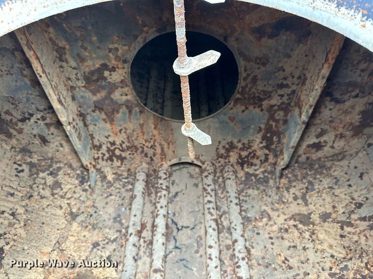 image for item IB9287 1958 Fruehauf tank trailer