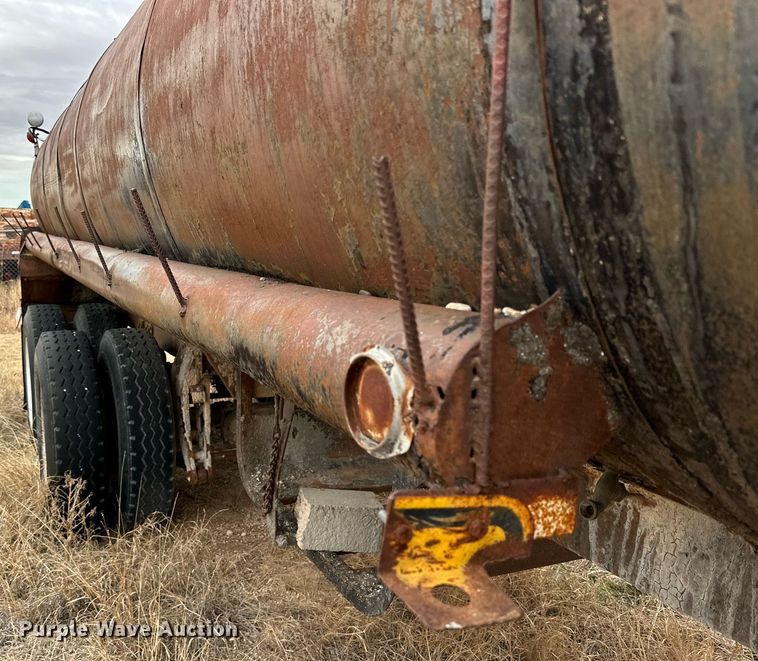 image for item IB9287 1958 Fruehauf tank trailer