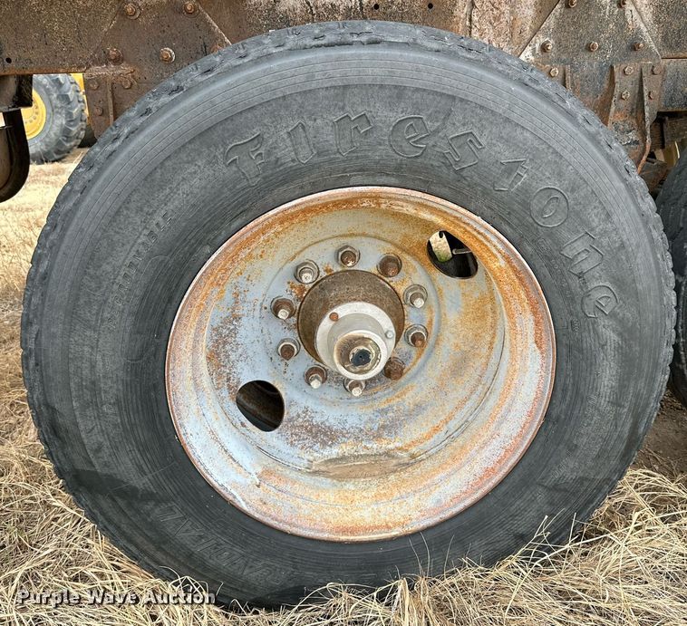 image for item IB9287 1958 Fruehauf tank trailer