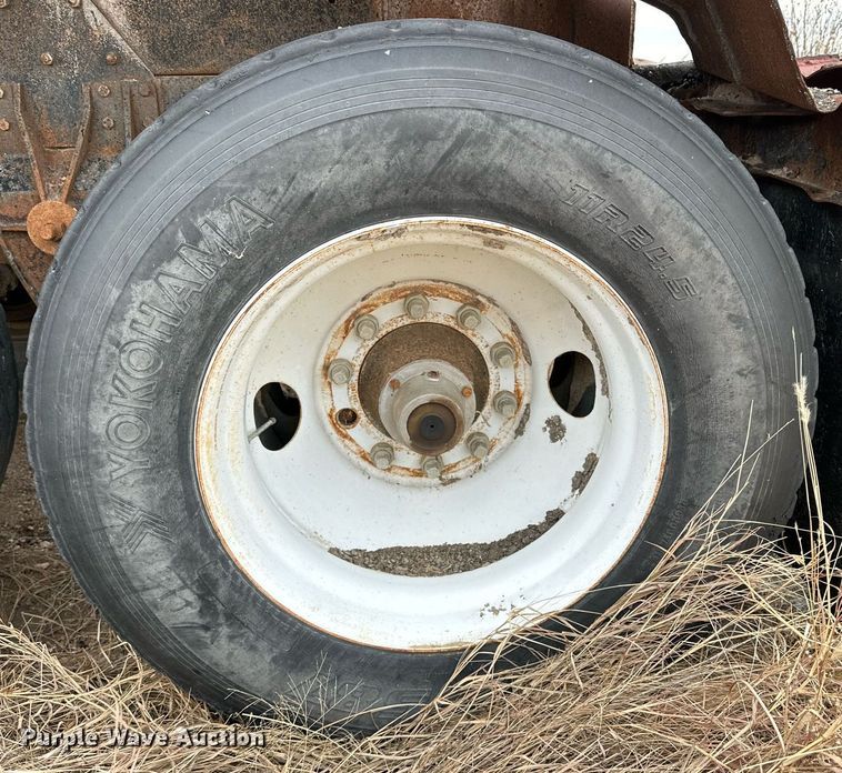 image for item IB9287 1958 Fruehauf tank trailer