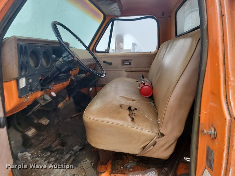 image for item KT9631 1979 Chevrolet  C60  flatbed truck