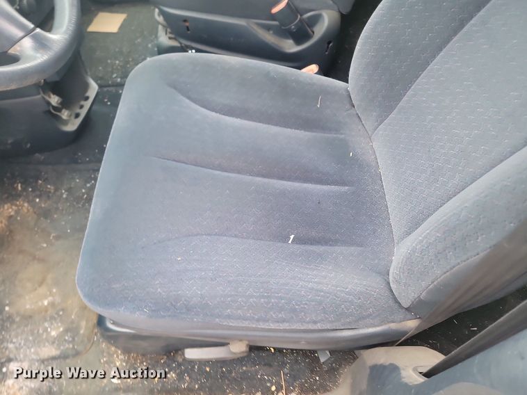 image for item KT9633 2001 Dodge Grand Caravan Sport van