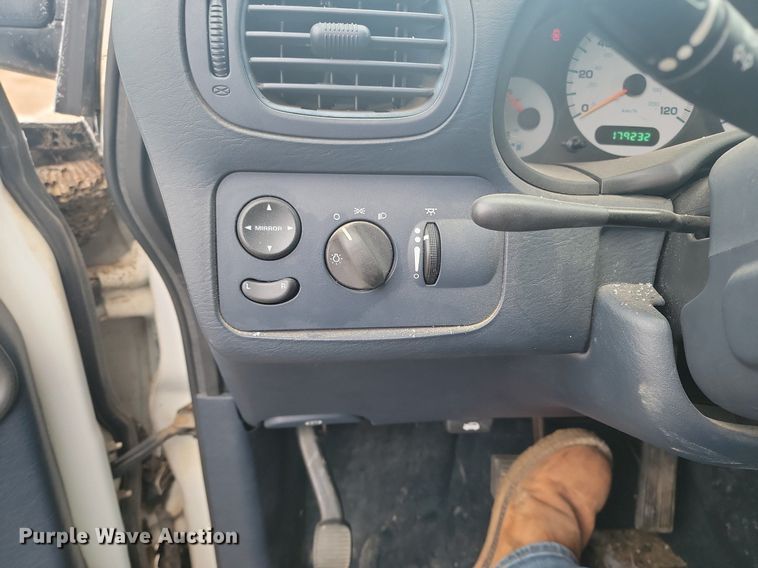 image for item KT9633 2001 Dodge Grand Caravan Sport van