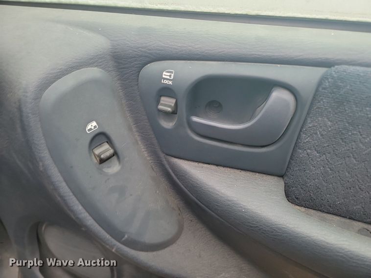 image for item KT9633 2001 Dodge Grand Caravan Sport van