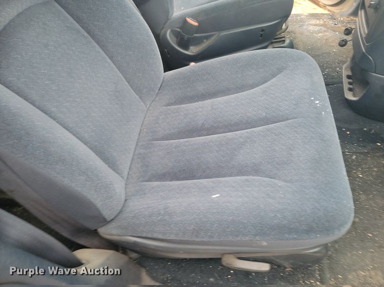 image for item KT9633 2001 Dodge Grand Caravan Sport van