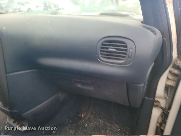 image for item KT9633 2001 Dodge Grand Caravan Sport van