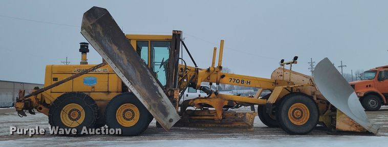 image for item KT9637 1988 John Deere 770 B-H motor grader