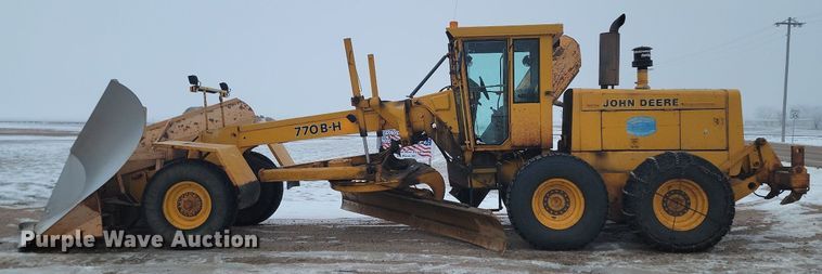 image for item KT9637 1988 John Deere 770 B-H motor grader