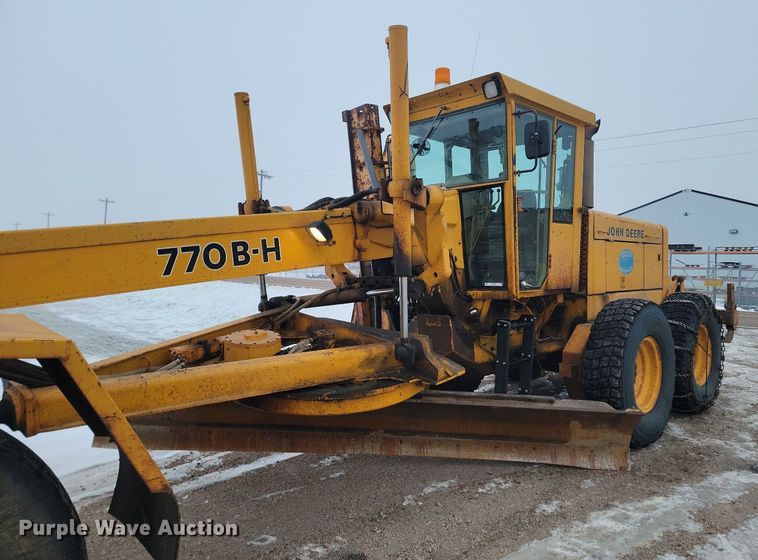 image for item KT9637 1988 John Deere 770 B-H motor grader