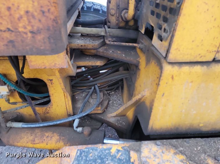 image for item KT9637 1988 John Deere 770 B-H motor grader