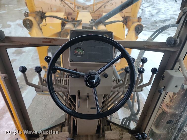 image for item KT9637 1988 John Deere 770 B-H motor grader