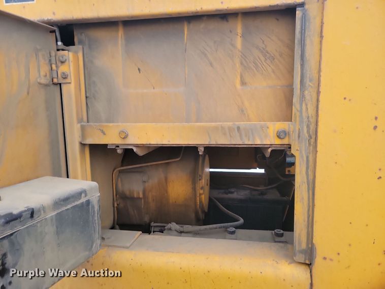 image for item KT9637 1988 John Deere 770 B-H motor grader