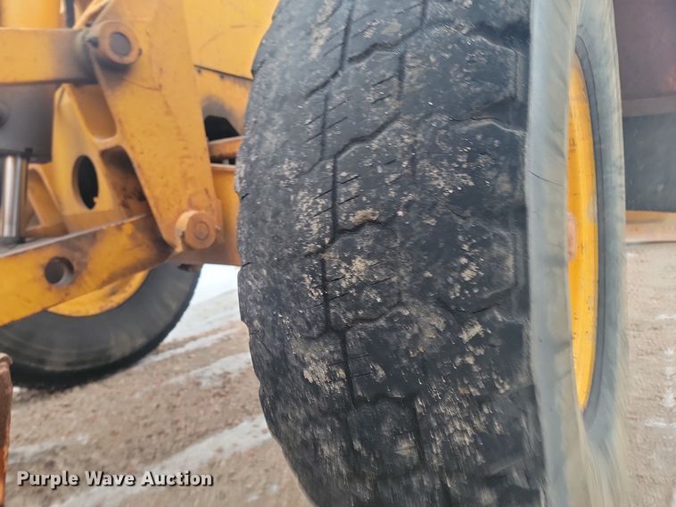 image for item KT9637 1988 John Deere 770 B-H motor grader