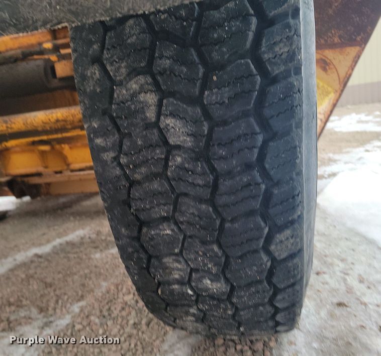 image for item KT9637 1988 John Deere 770 B-H motor grader