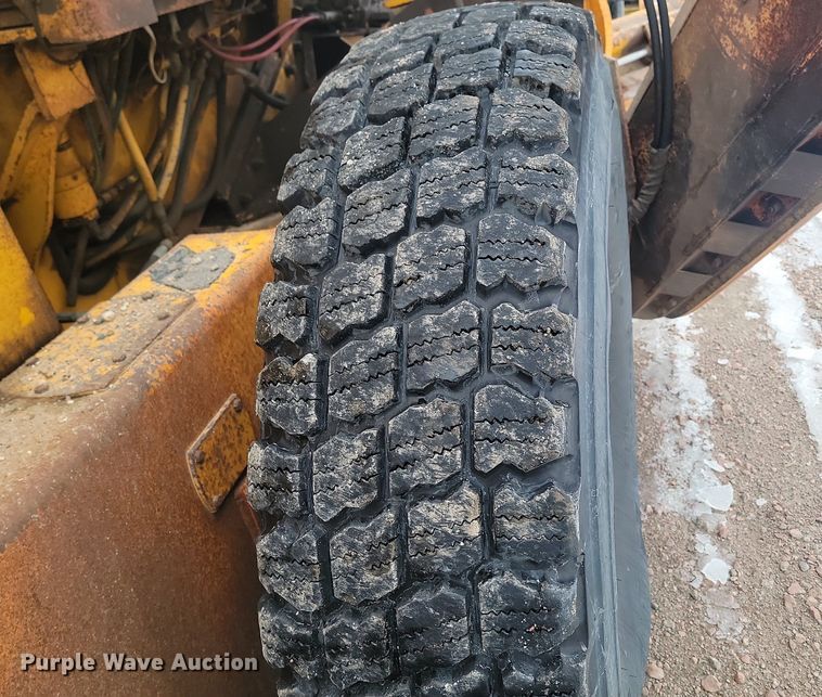 image for item KT9637 1988 John Deere 770 B-H motor grader