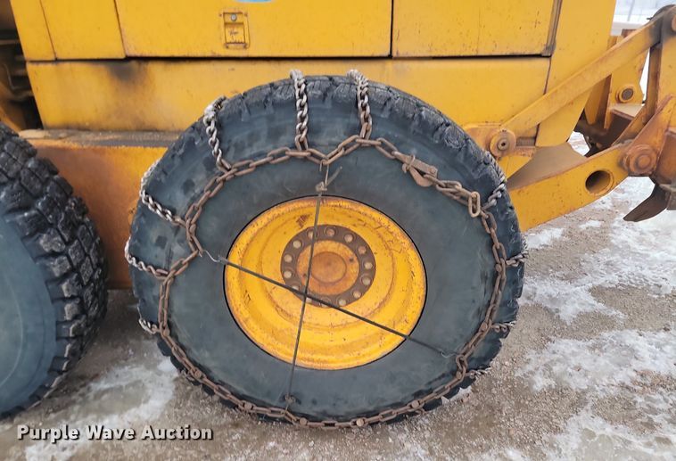 image for item KT9637 1988 John Deere 770 B-H motor grader