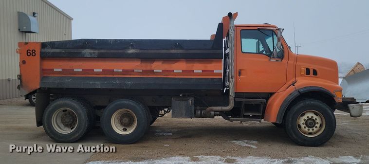 image for item KT9638 1998 Ford W86 dump truck
