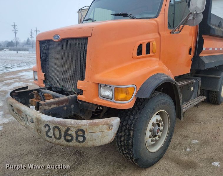 image for item KT9638 1998 Ford W86 dump truck