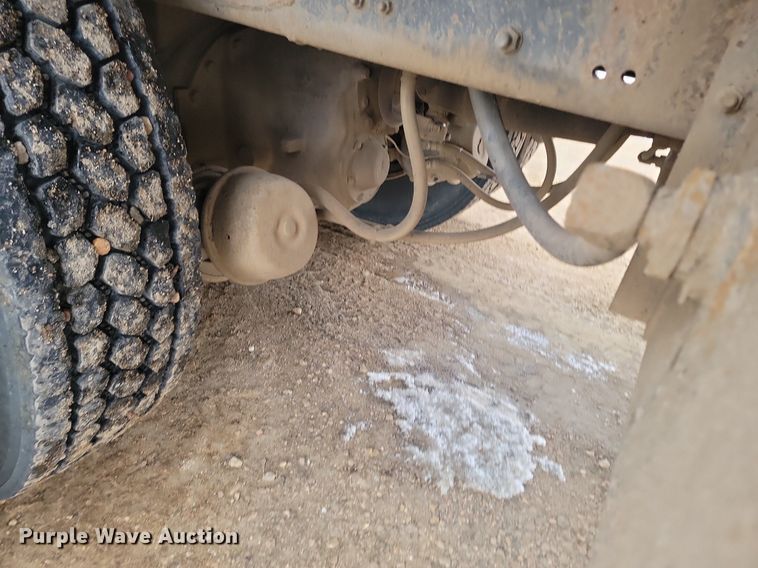 image for item KT9638 1998 Ford W86 dump truck