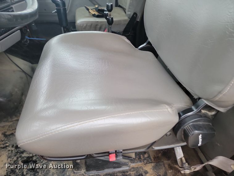 image for item KT9638 1998 Ford W86 dump truck