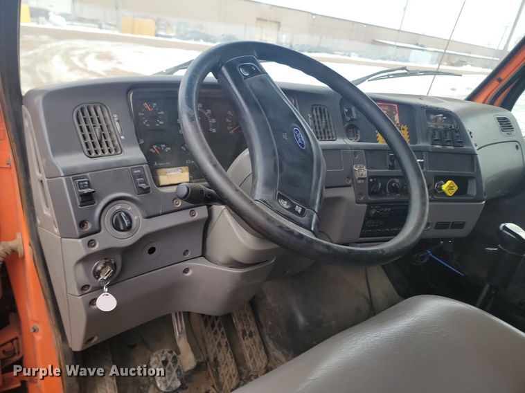 image for item KT9638 1998 Ford W86 dump truck