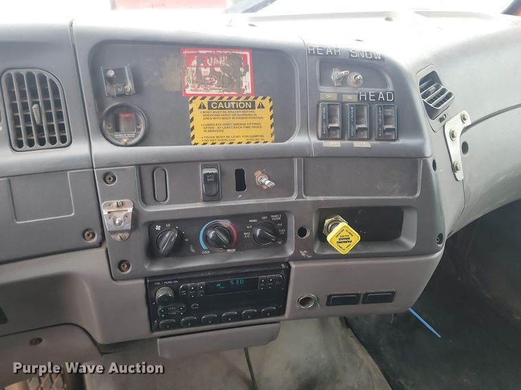 image for item KT9638 1998 Ford W86 dump truck