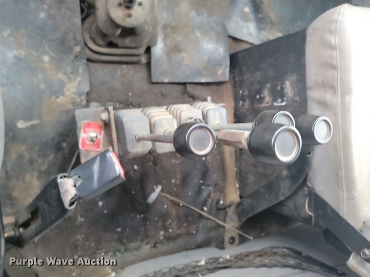 image for item KT9638 1998 Ford W86 dump truck