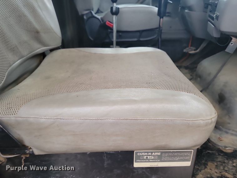 image for item KT9638 1998 Ford W86 dump truck