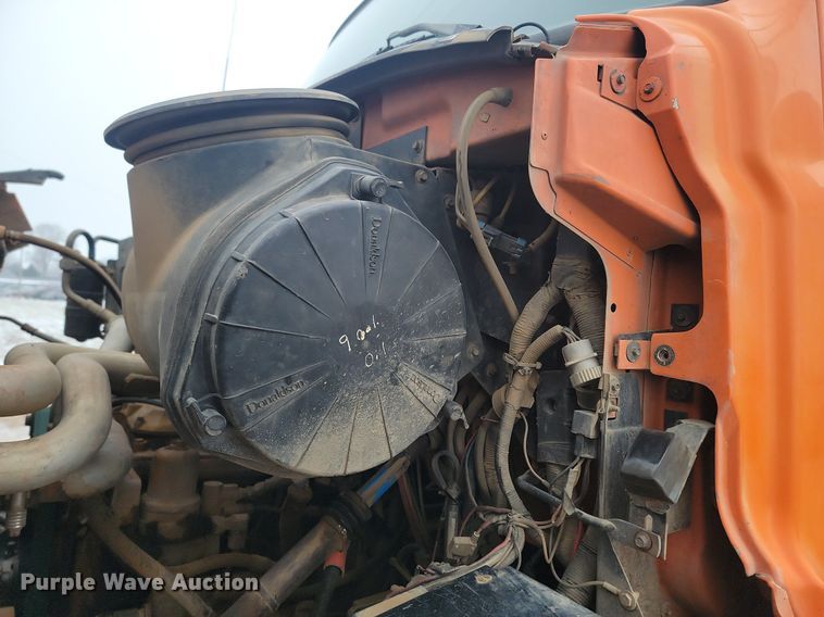 image for item KT9638 1998 Ford W86 dump truck