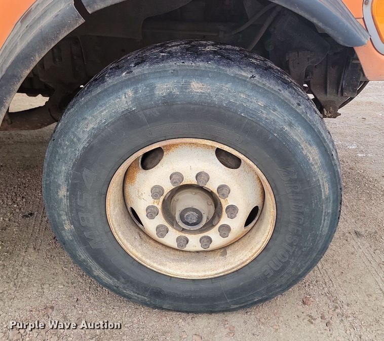 image for item KT9638 1998 Ford W86 dump truck