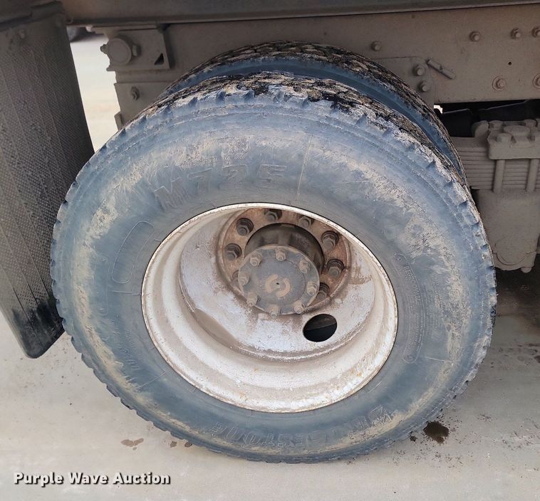 image for item KT9638 1998 Ford W86 dump truck