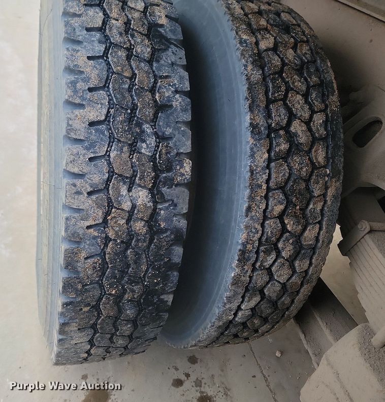 image for item KT9638 1998 Ford W86 dump truck