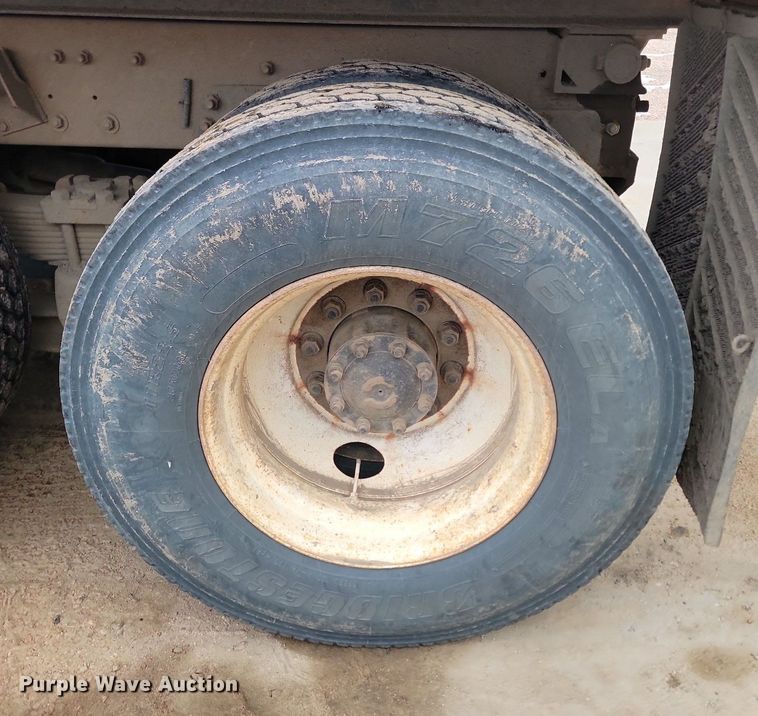 image for item KT9638 1998 Ford W86 dump truck