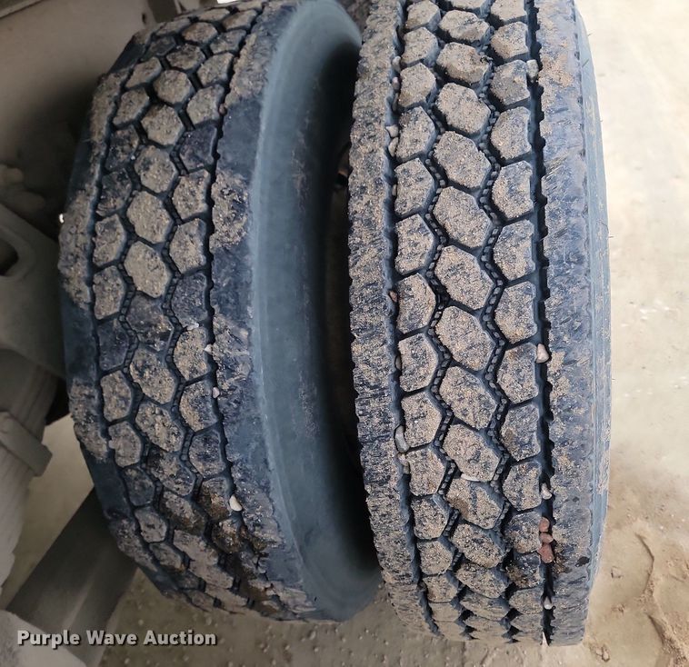 image for item KT9638 1998 Ford W86 dump truck