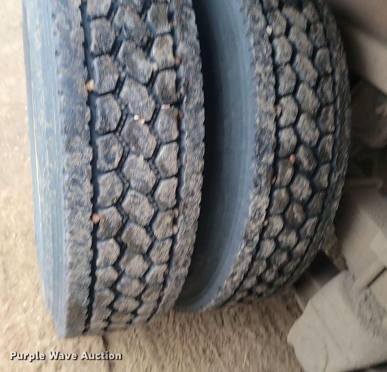 image for item KT9638 1998 Ford W86 dump truck