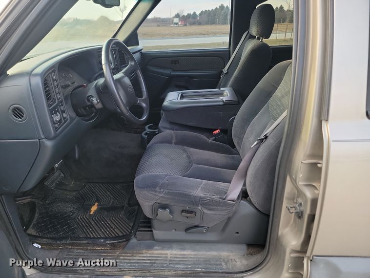 image for item KT9650 2002 Chevrolet  Avalanche Crew Cab pickup truck