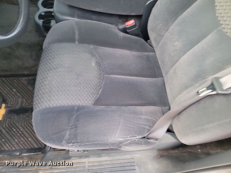 image for item KT9650 2002 Chevrolet  Avalanche Crew Cab pickup truck