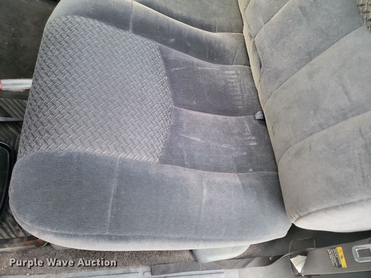 image for item KT9650 2002 Chevrolet  Avalanche Crew Cab pickup truck