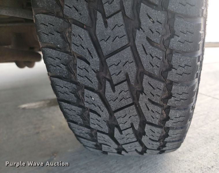 image for item KT9650 2002 Chevrolet  Avalanche Crew Cab pickup truck